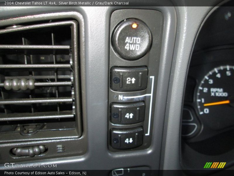 Controls of 2004 Tahoe LT 4x4