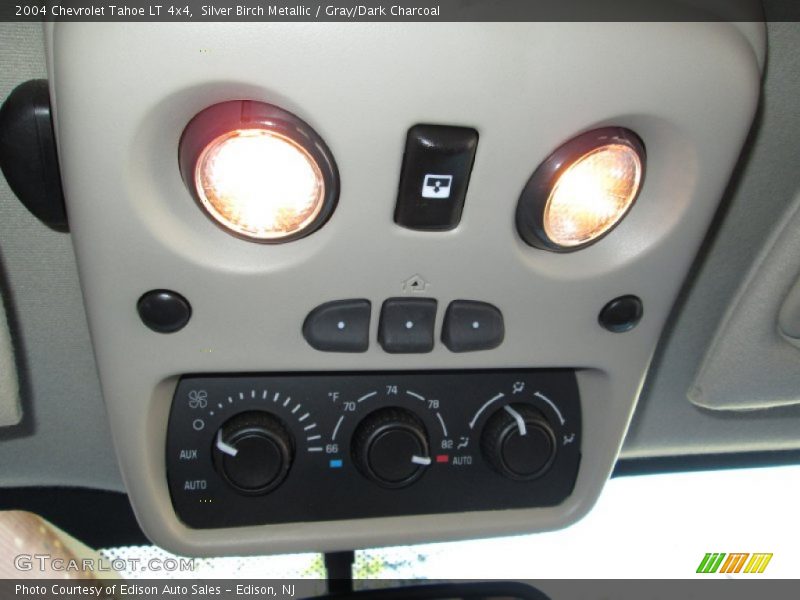 Controls of 2004 Tahoe LT 4x4