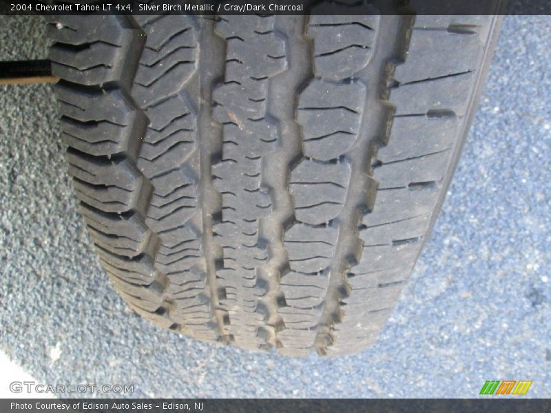 Silver Birch Metallic / Gray/Dark Charcoal 2004 Chevrolet Tahoe LT 4x4