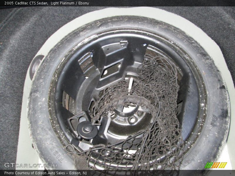 Light Platinum / Ebony 2005 Cadillac CTS Sedan