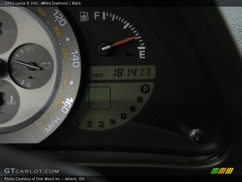 White Diamond / Black 2001 Lexus IS 300