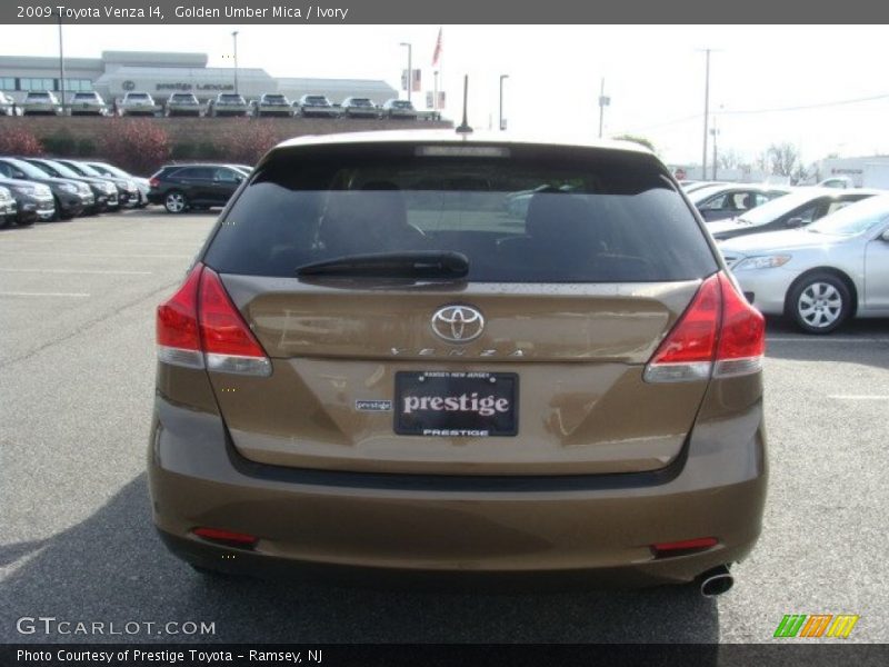 Golden Umber Mica / Ivory 2009 Toyota Venza I4