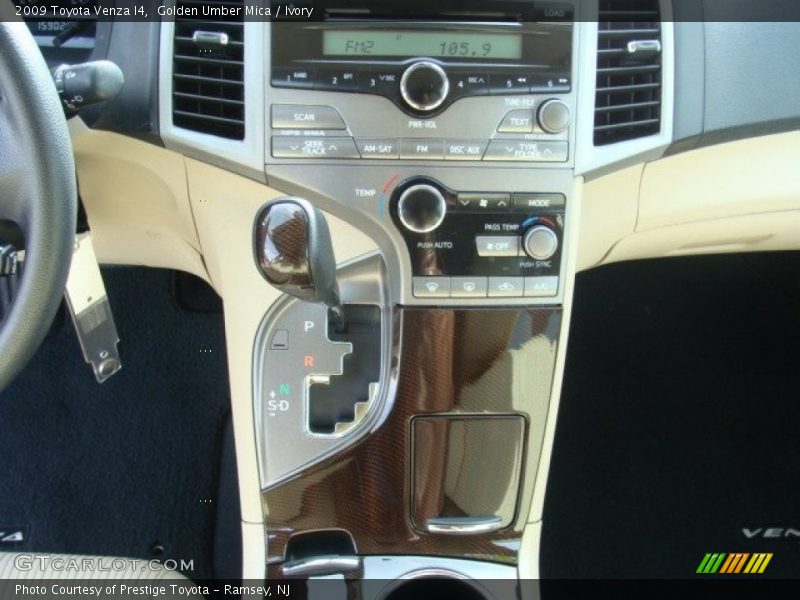 Golden Umber Mica / Ivory 2009 Toyota Venza I4