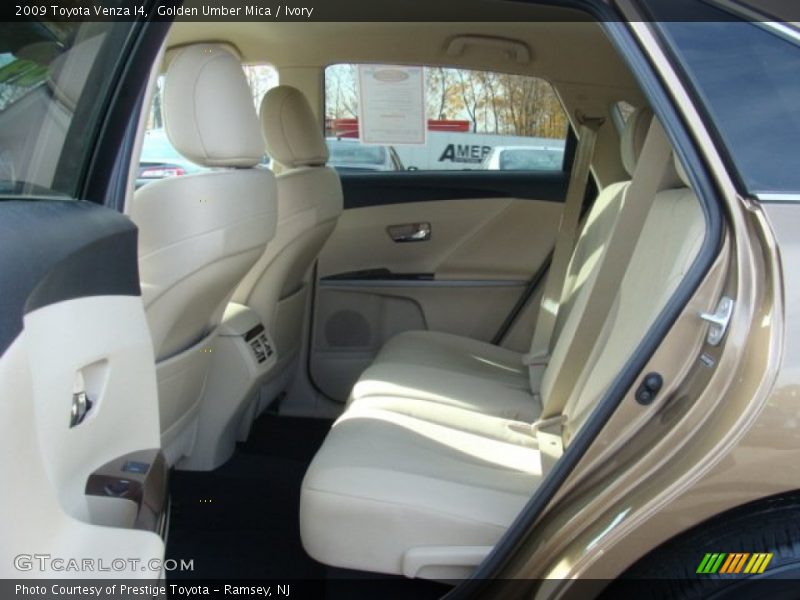 Golden Umber Mica / Ivory 2009 Toyota Venza I4