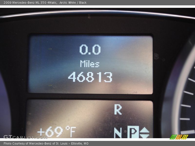 Arctic White / Black 2009 Mercedes-Benz ML 350 4Matic