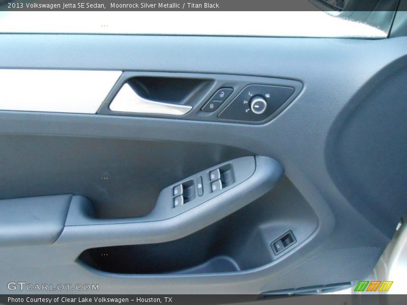 Moonrock Silver Metallic / Titan Black 2013 Volkswagen Jetta SE Sedan
