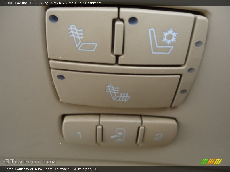 Green Silk Metallic / Cashmere 2006 Cadillac DTS Luxury