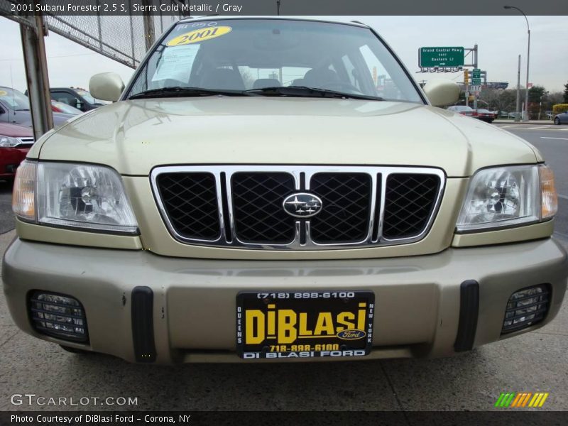 Sierra Gold Metallic / Gray 2001 Subaru Forester 2.5 S