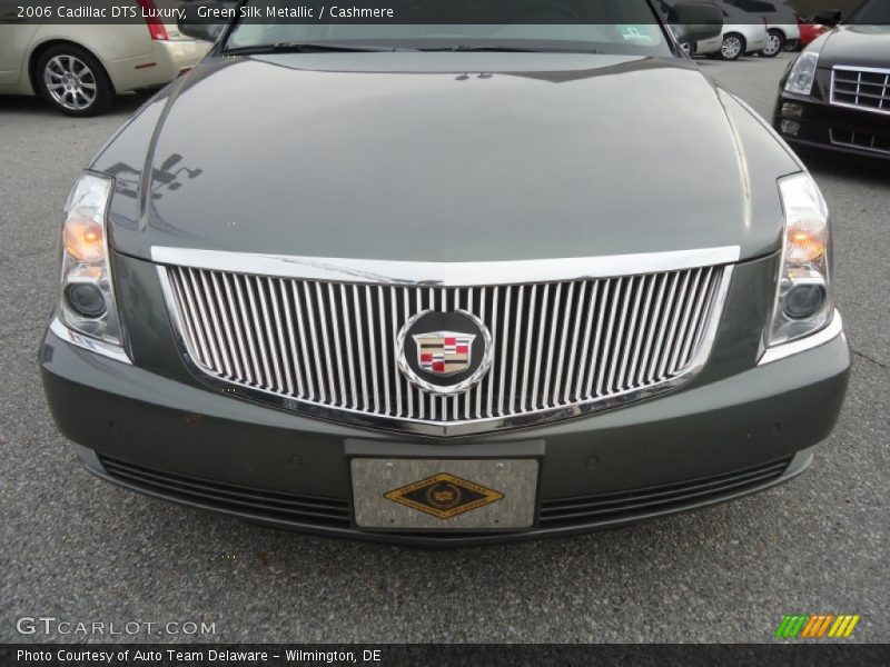 Green Silk Metallic / Cashmere 2006 Cadillac DTS Luxury