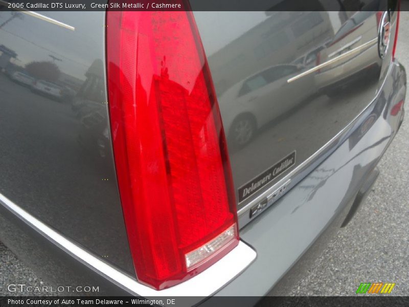 Green Silk Metallic / Cashmere 2006 Cadillac DTS Luxury