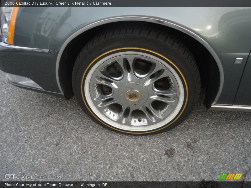 Green Silk Metallic / Cashmere 2006 Cadillac DTS Luxury
