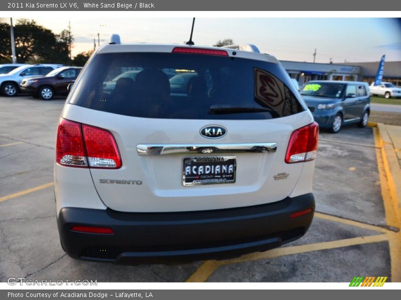 White Sand Beige / Black 2011 Kia Sorento LX V6