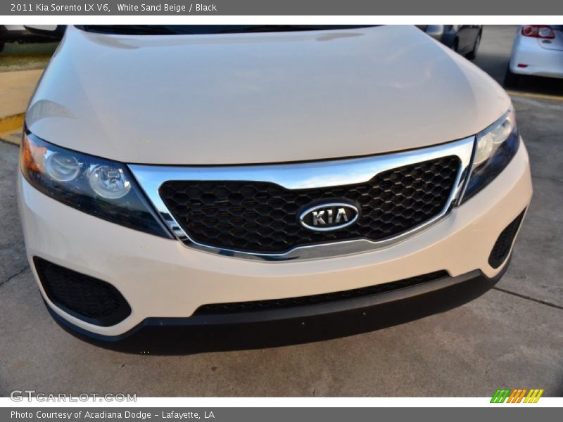 White Sand Beige / Black 2011 Kia Sorento LX V6
