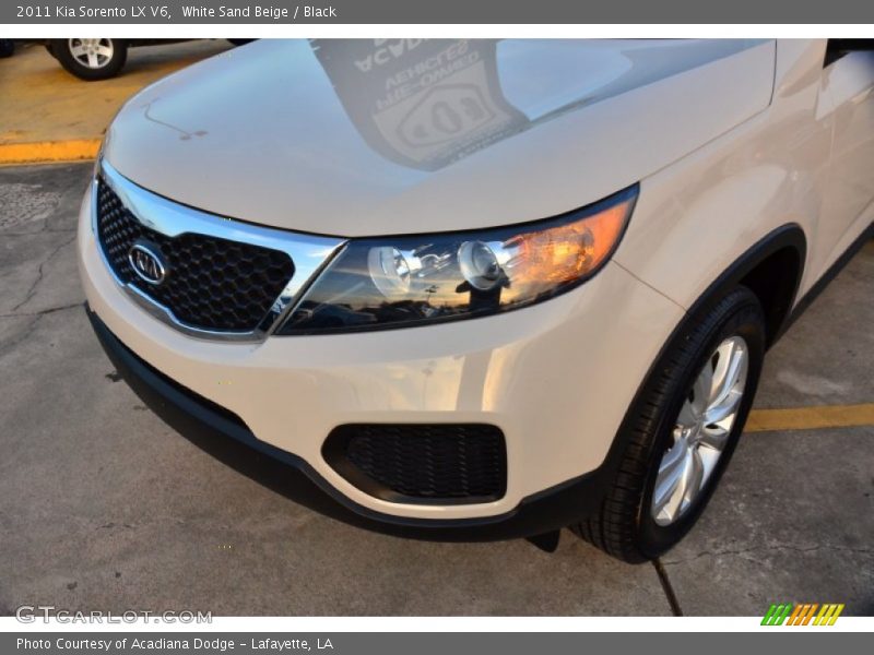 White Sand Beige / Black 2011 Kia Sorento LX V6