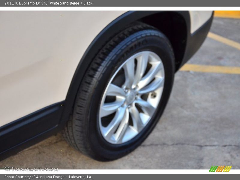 White Sand Beige / Black 2011 Kia Sorento LX V6