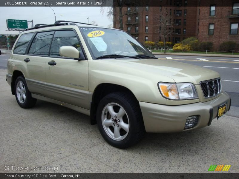 Sierra Gold Metallic / Gray 2001 Subaru Forester 2.5 S