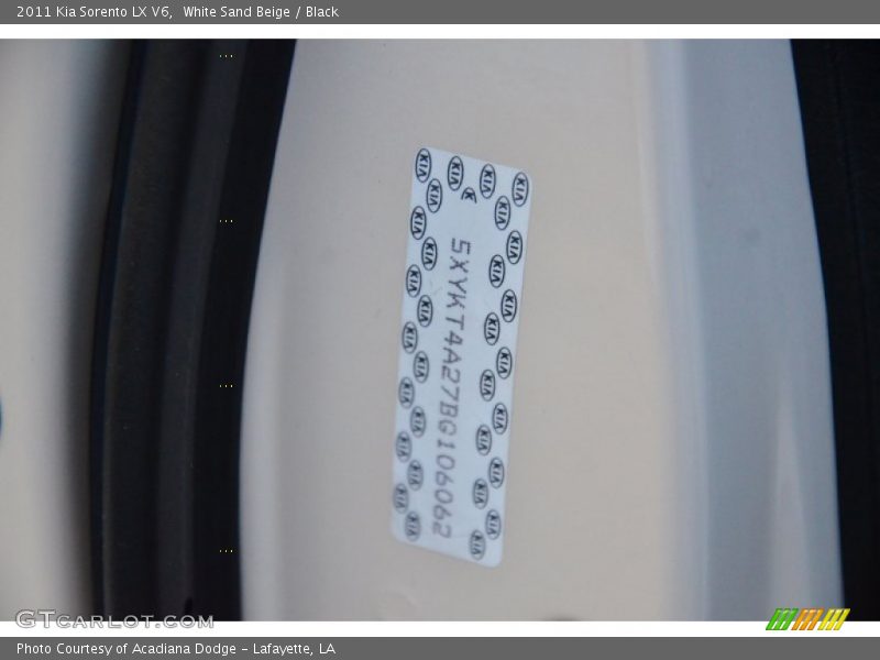 White Sand Beige / Black 2011 Kia Sorento LX V6
