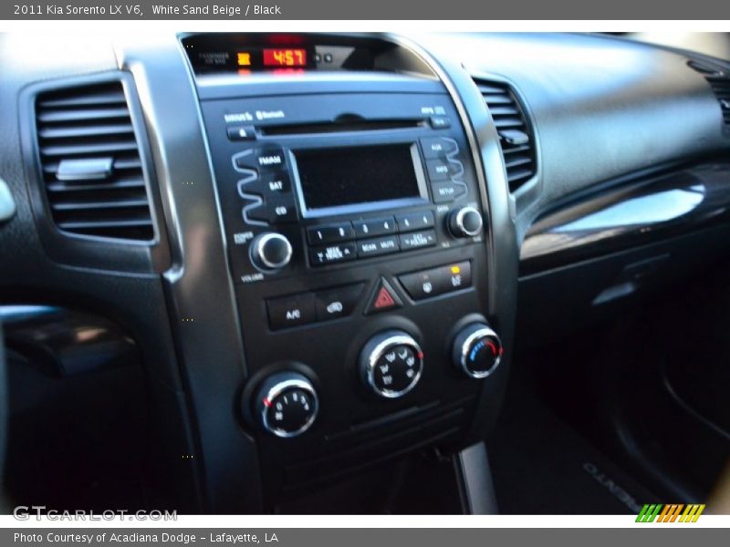 White Sand Beige / Black 2011 Kia Sorento LX V6