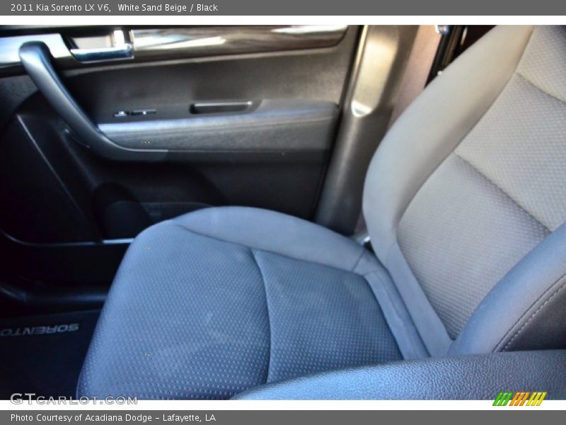 White Sand Beige / Black 2011 Kia Sorento LX V6