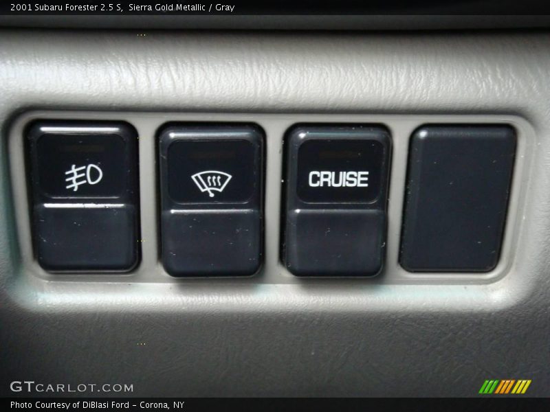 Sierra Gold Metallic / Gray 2001 Subaru Forester 2.5 S