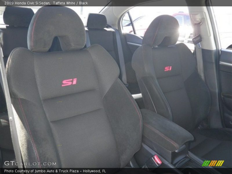 Front Seat of 2009 Civic Si Sedan