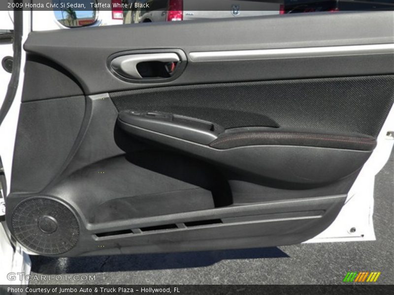 Door Panel of 2009 Civic Si Sedan