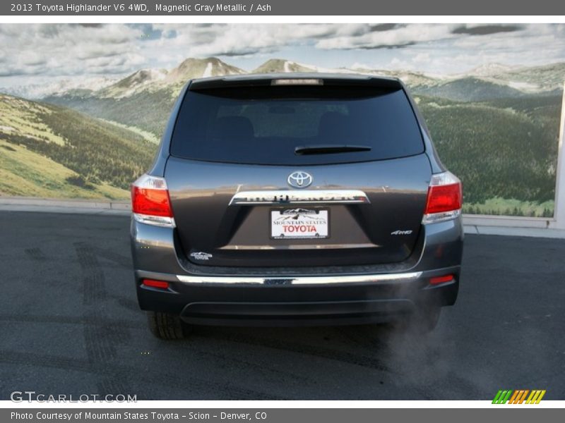 Magnetic Gray Metallic / Ash 2013 Toyota Highlander V6 4WD