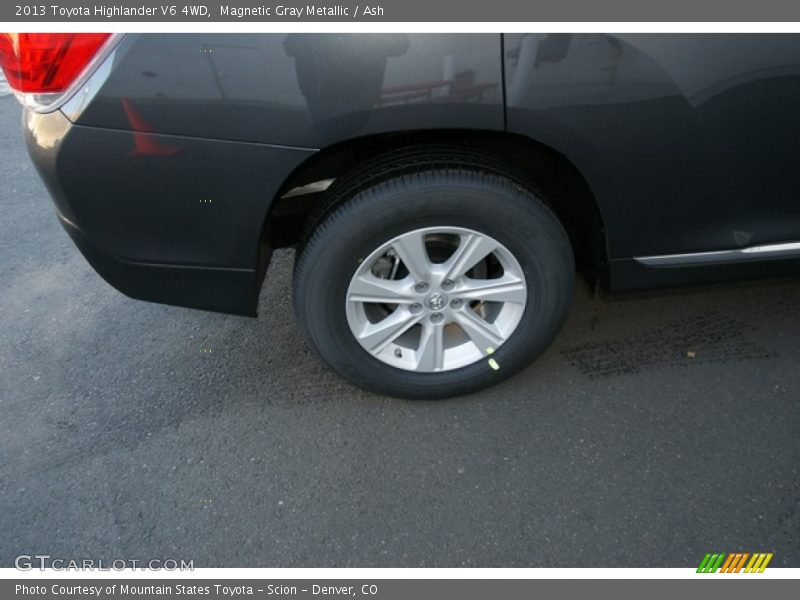 Magnetic Gray Metallic / Ash 2013 Toyota Highlander V6 4WD