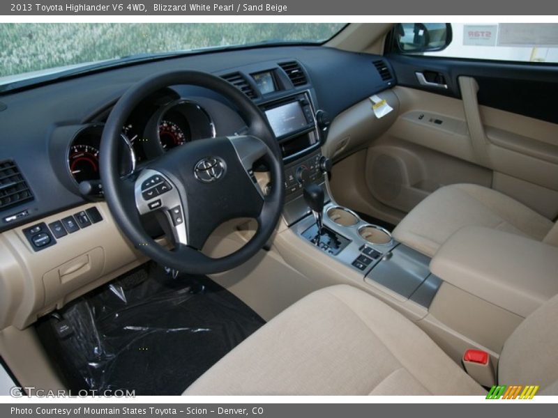 Blizzard White Pearl / Sand Beige 2013 Toyota Highlander V6 4WD
