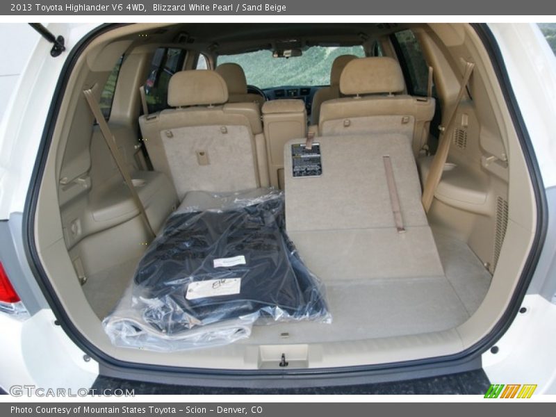 Blizzard White Pearl / Sand Beige 2013 Toyota Highlander V6 4WD
