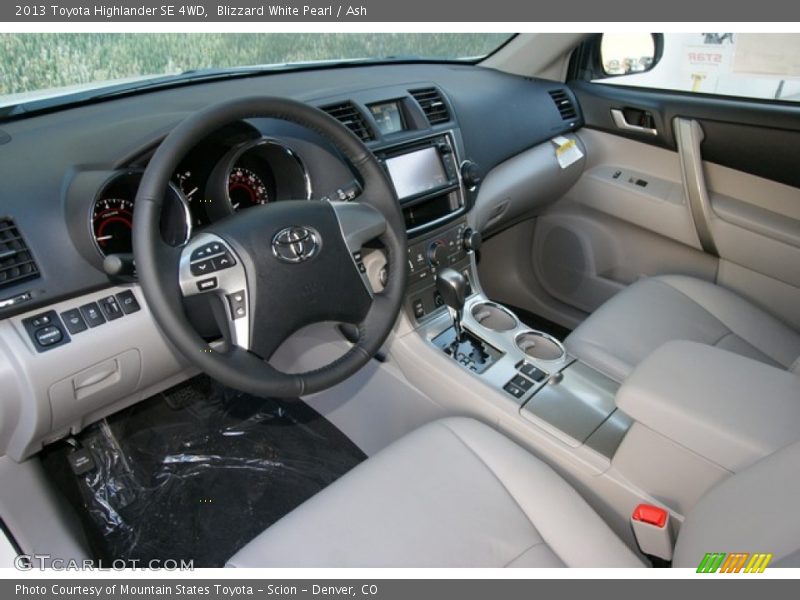 Blizzard White Pearl / Ash 2013 Toyota Highlander SE 4WD