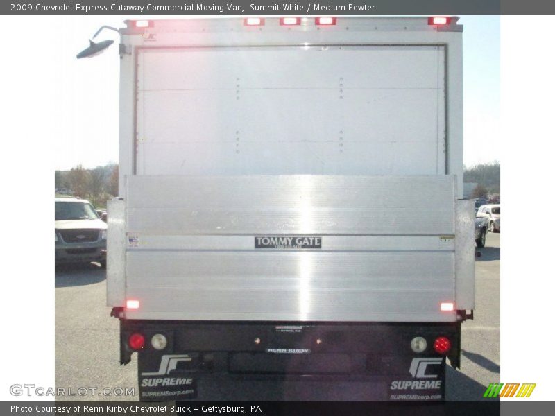 Summit White / Medium Pewter 2009 Chevrolet Express Cutaway Commercial Moving Van