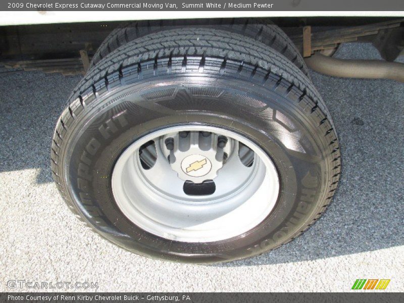  2009 Express Cutaway Commercial Moving Van Wheel