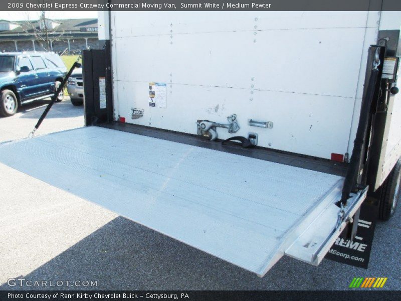 Summit White / Medium Pewter 2009 Chevrolet Express Cutaway Commercial Moving Van