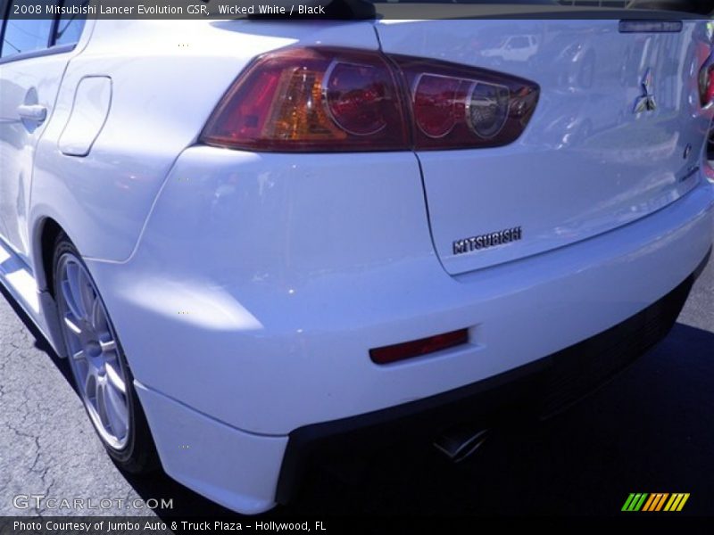 Wicked White / Black 2008 Mitsubishi Lancer Evolution GSR