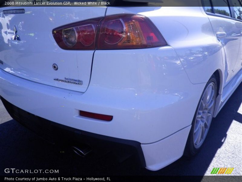 Wicked White / Black 2008 Mitsubishi Lancer Evolution GSR