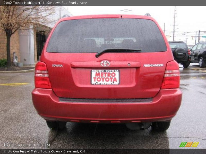 Sundown Red Pearl / Ivory 2002 Toyota Highlander I4