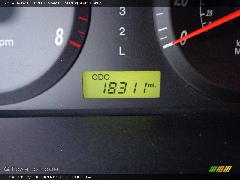 Sterling Silver / Gray 2004 Hyundai Elantra GLS Sedan