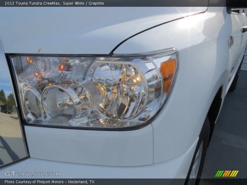 Super White / Graphite 2013 Toyota Tundra CrewMax
