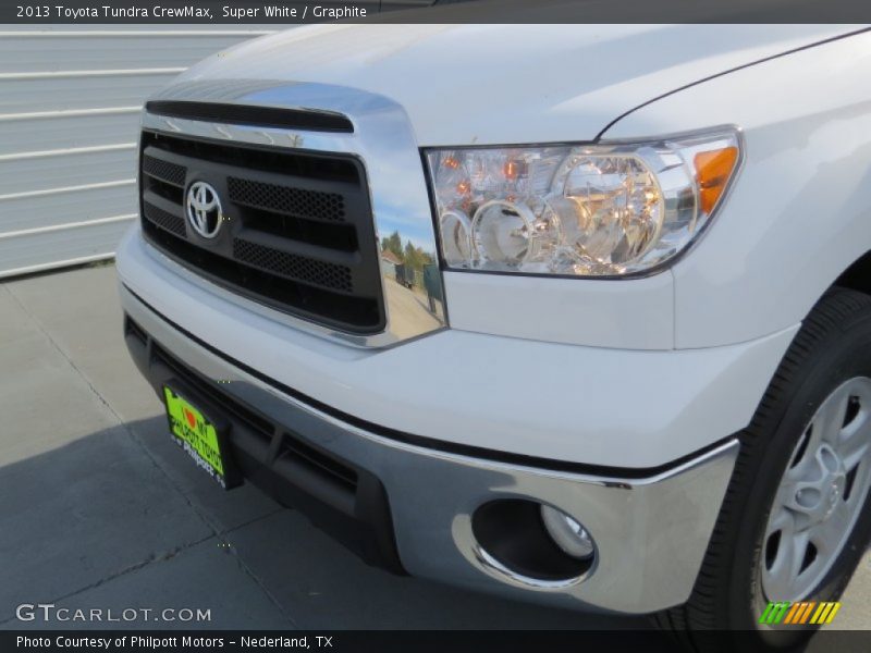 Super White / Graphite 2013 Toyota Tundra CrewMax