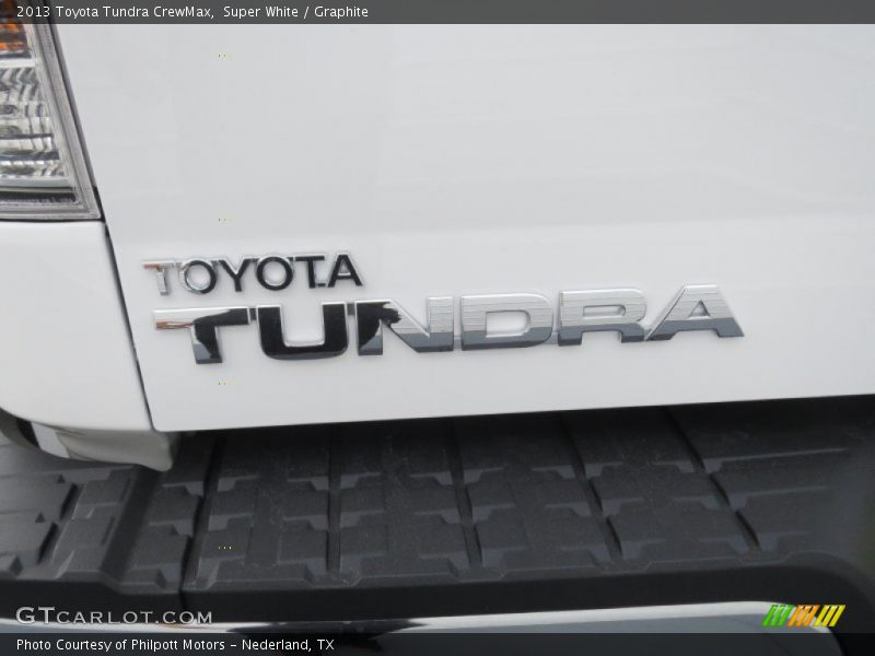 Super White / Graphite 2013 Toyota Tundra CrewMax