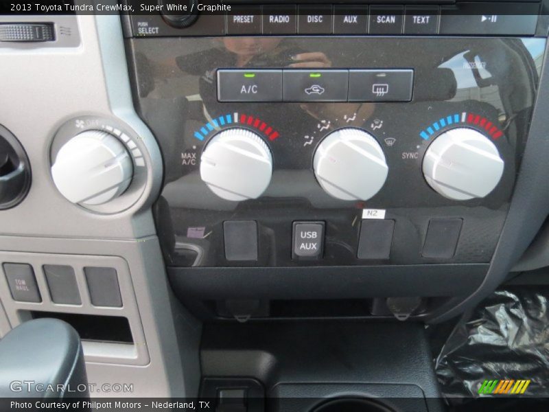 Super White / Graphite 2013 Toyota Tundra CrewMax