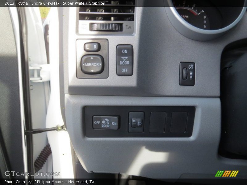 Super White / Graphite 2013 Toyota Tundra CrewMax