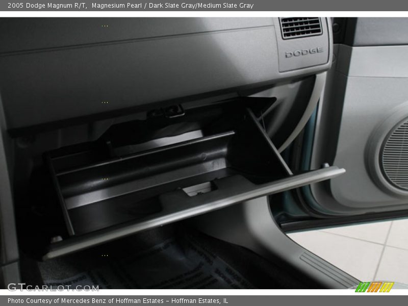 Magnesium Pearl / Dark Slate Gray/Medium Slate Gray 2005 Dodge Magnum R/T