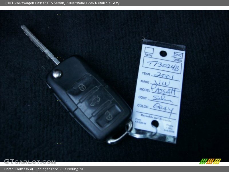 Silverstone Grey Metallic / Gray 2001 Volkswagen Passat GLS Sedan