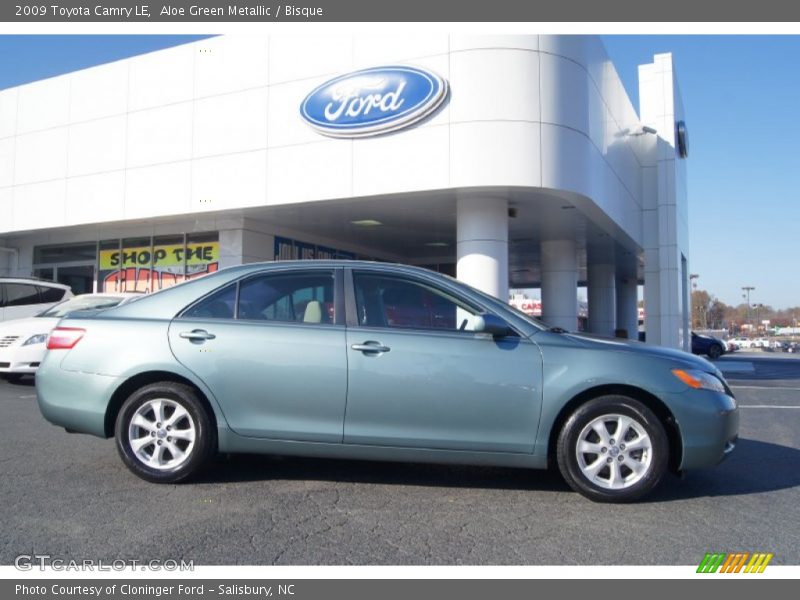 Aloe Green Metallic / Bisque 2009 Toyota Camry LE