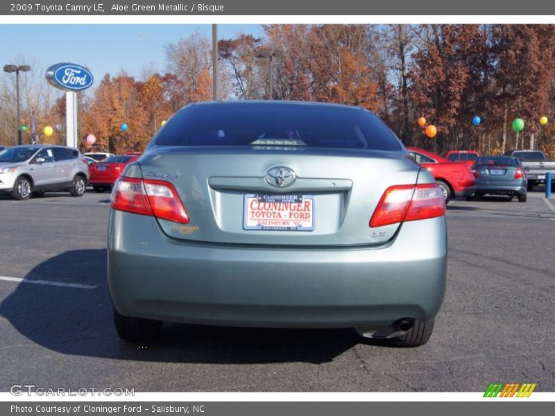 Aloe Green Metallic / Bisque 2009 Toyota Camry LE