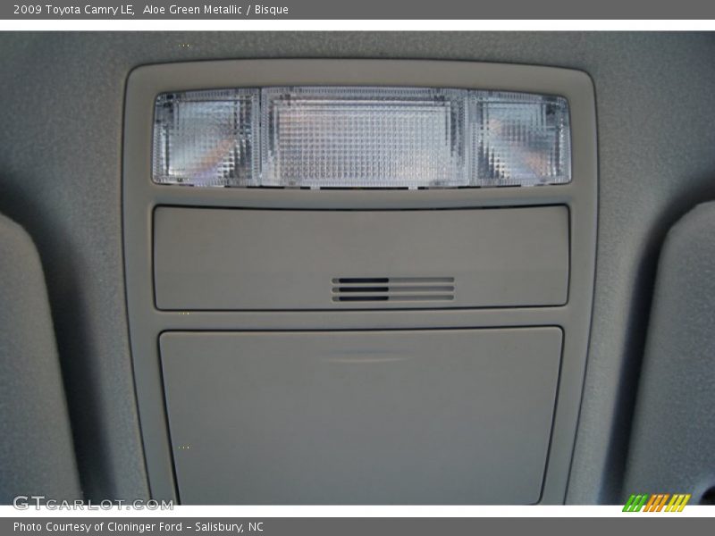 Aloe Green Metallic / Bisque 2009 Toyota Camry LE