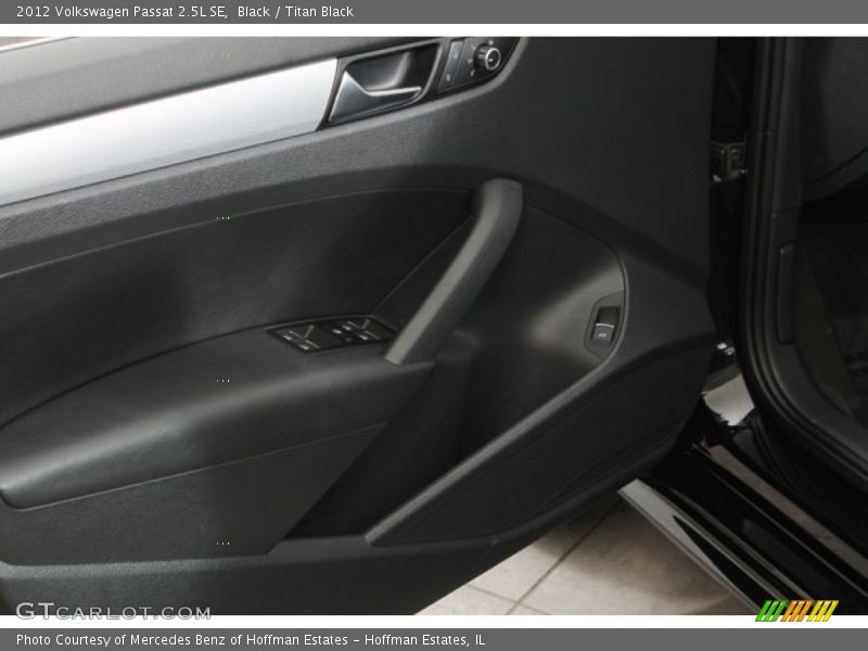 Black / Titan Black 2012 Volkswagen Passat 2.5L SE