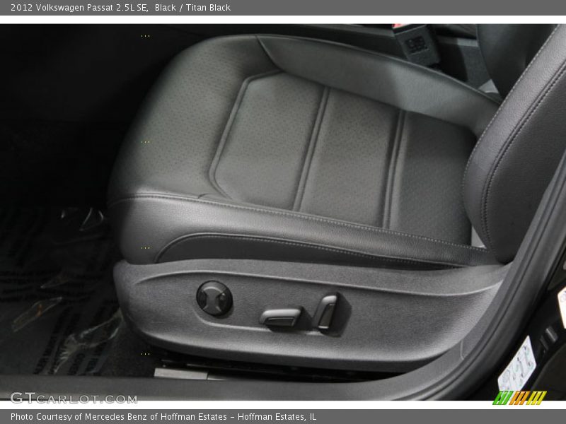 Black / Titan Black 2012 Volkswagen Passat 2.5L SE